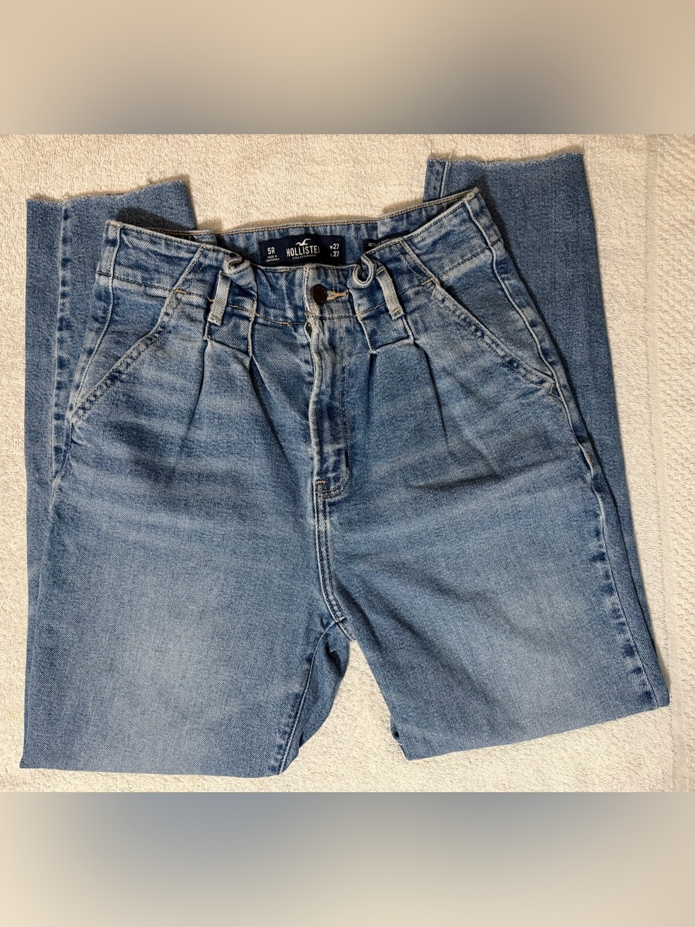 Hollister Ultra High Rise Mom Jeans Vintage Stretch Pleated Paperbag Raw Hem 5R
